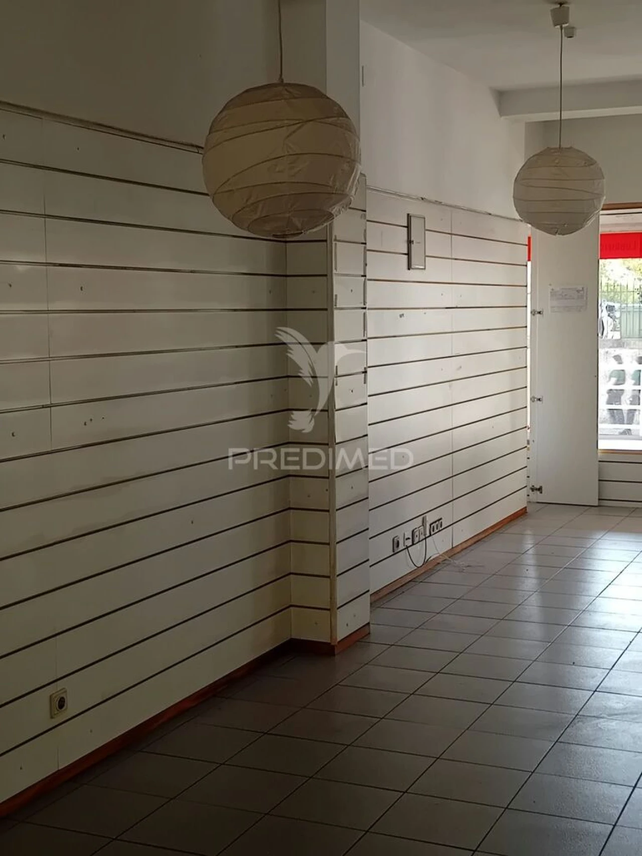 Loja para Arrendamento em Rio Tinto Foto 12