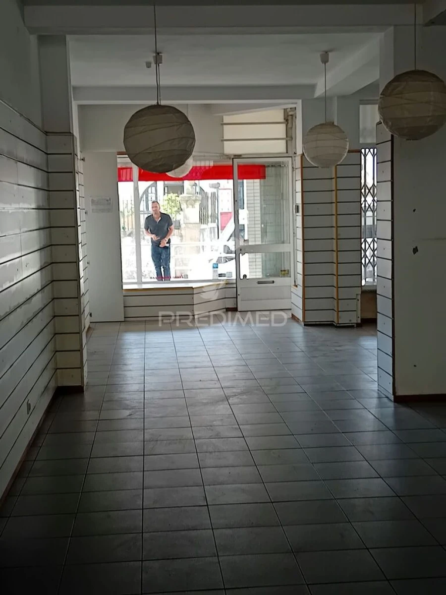 Loja para Arrendamento em Rio Tinto Foto 16