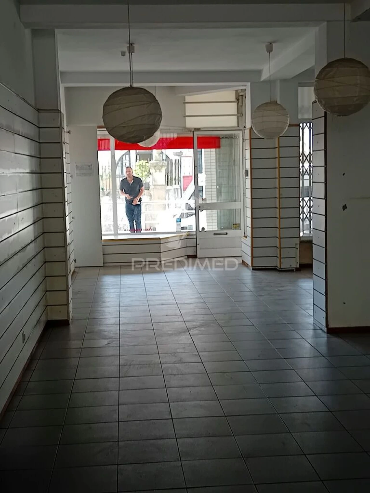 Loja para Arrendamento em Rio Tinto Foto 16