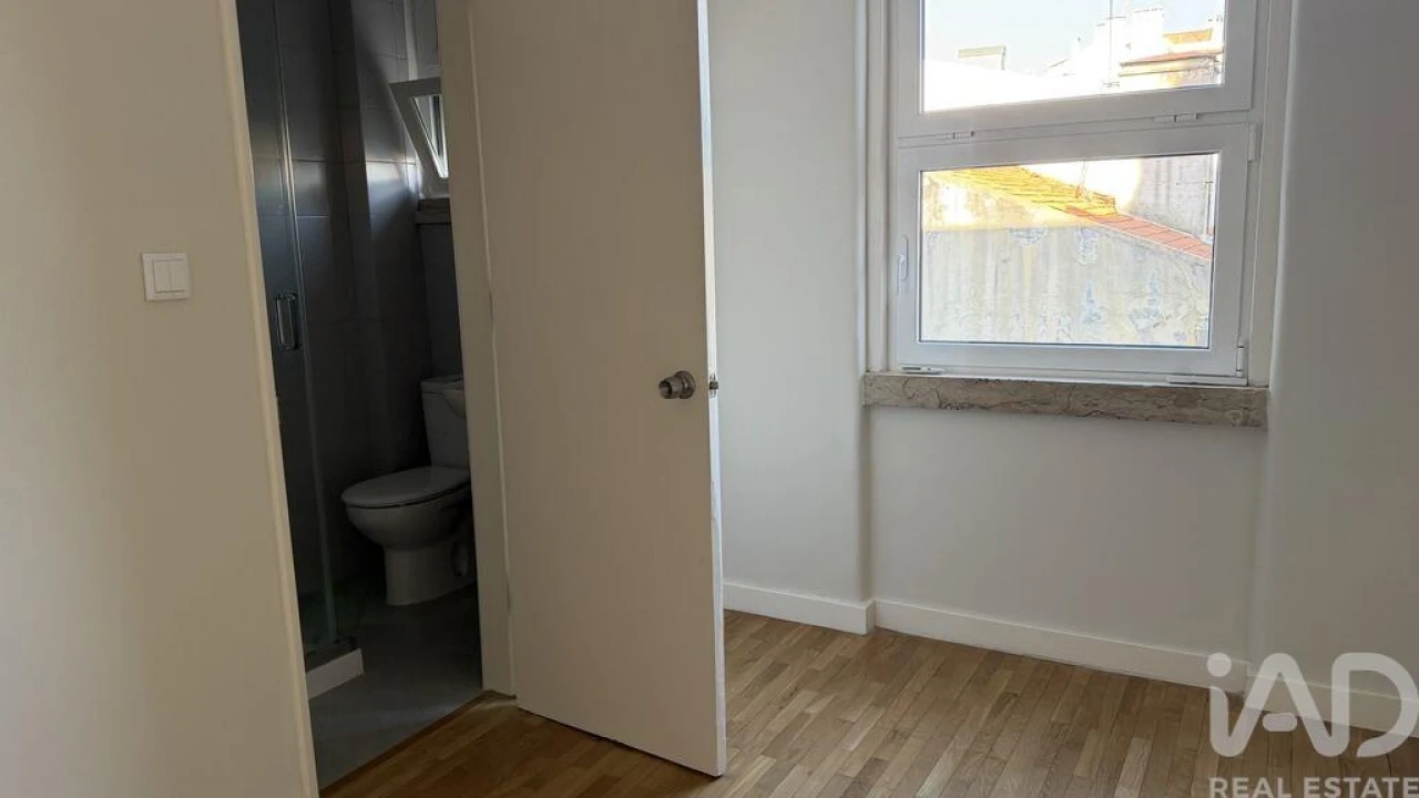 Apartamento T3 para Arrendamento em Avenidas Novas Foto 9