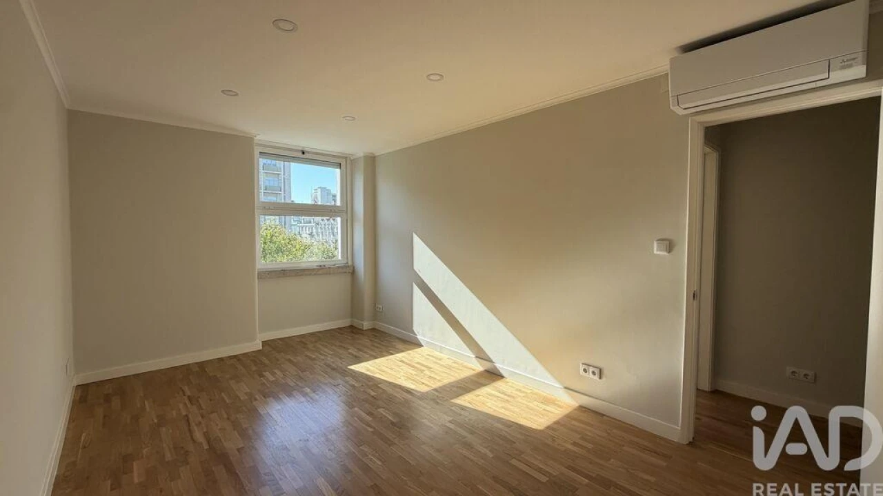 Apartamento T3 para Arrendamento em Avenidas Novas Foto 13