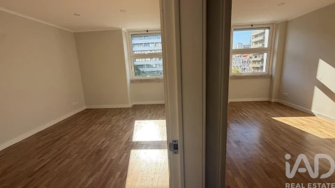 Apartamento T3 para Arrendamento em Avenidas Novas