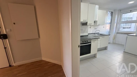 Apartamento T3 para Arrendamento em Avenidas Novas