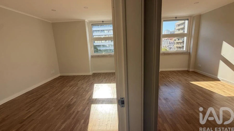 Apartamento T3 para Arrendamento em Avenidas Novas Foto 15
