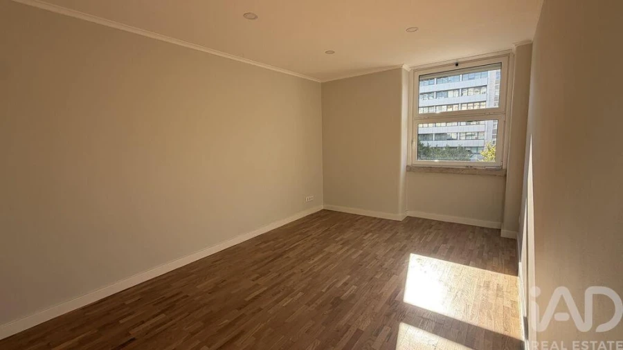 Apartamento T3 para Arrendamento em Avenidas Novas Foto 14