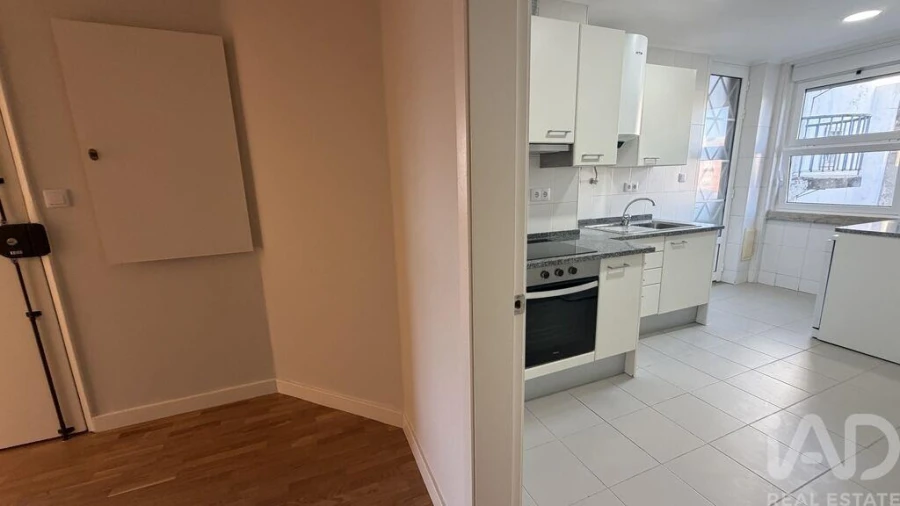 Apartamento T3 para Arrendamento em Avenidas Novas Foto 7