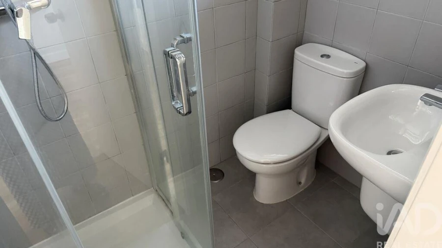Apartamento T3 para Arrendamento em Avenidas Novas Foto 10