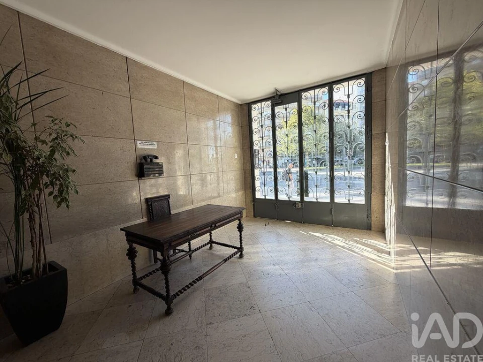 Apartamento T3 para Arrendamento em Avenidas Novas Foto 18