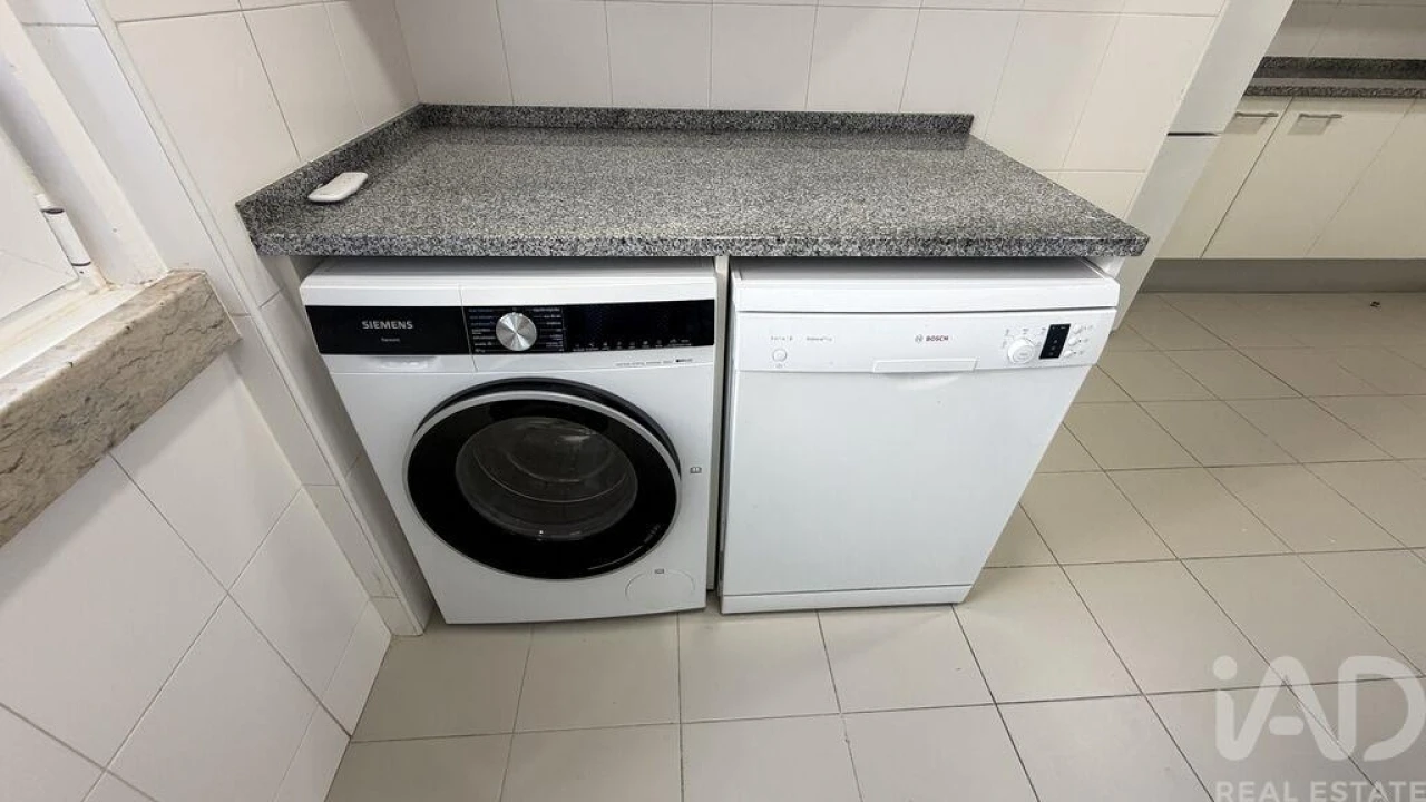 Apartamento T3 para Arrendamento em Avenidas Novas Foto 6