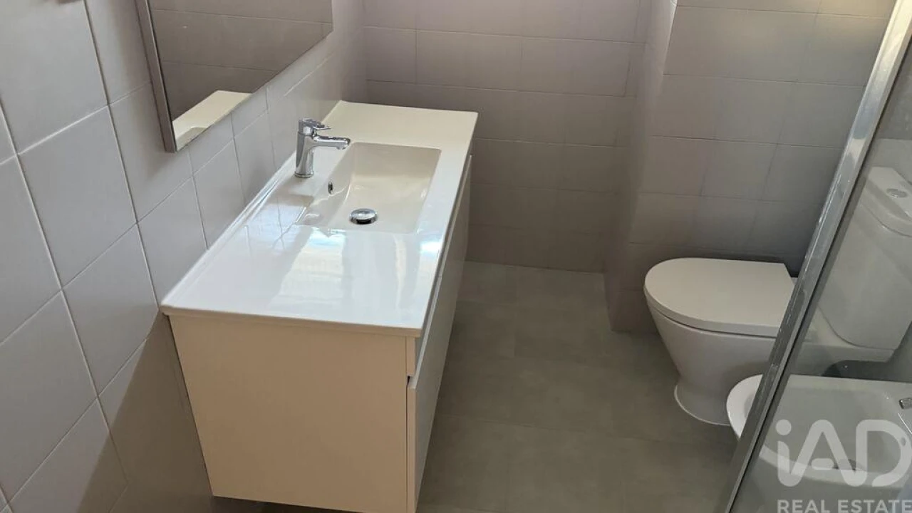 Apartamento T3 para Arrendamento em Avenidas Novas Foto 12