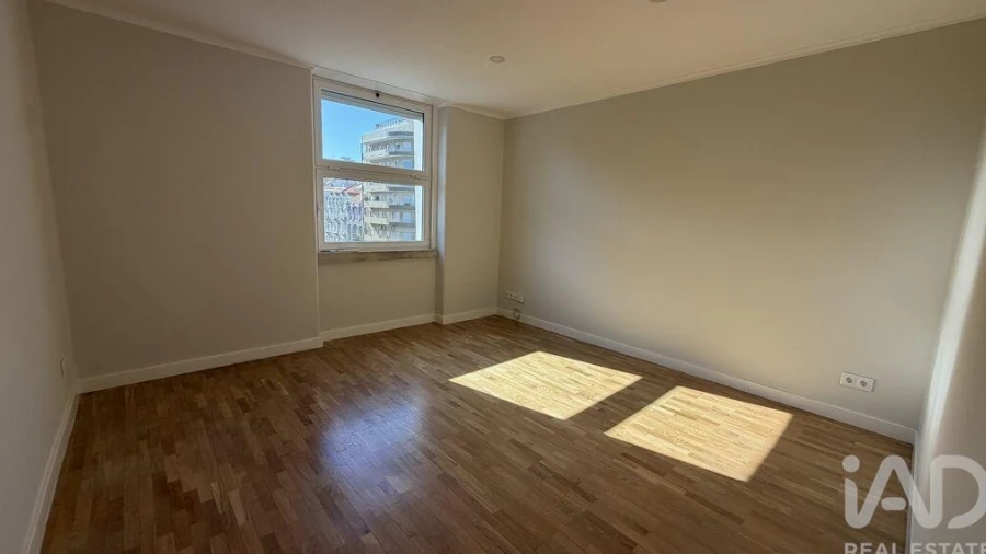 Apartamento T3 para Arrendamento em Avenidas Novas