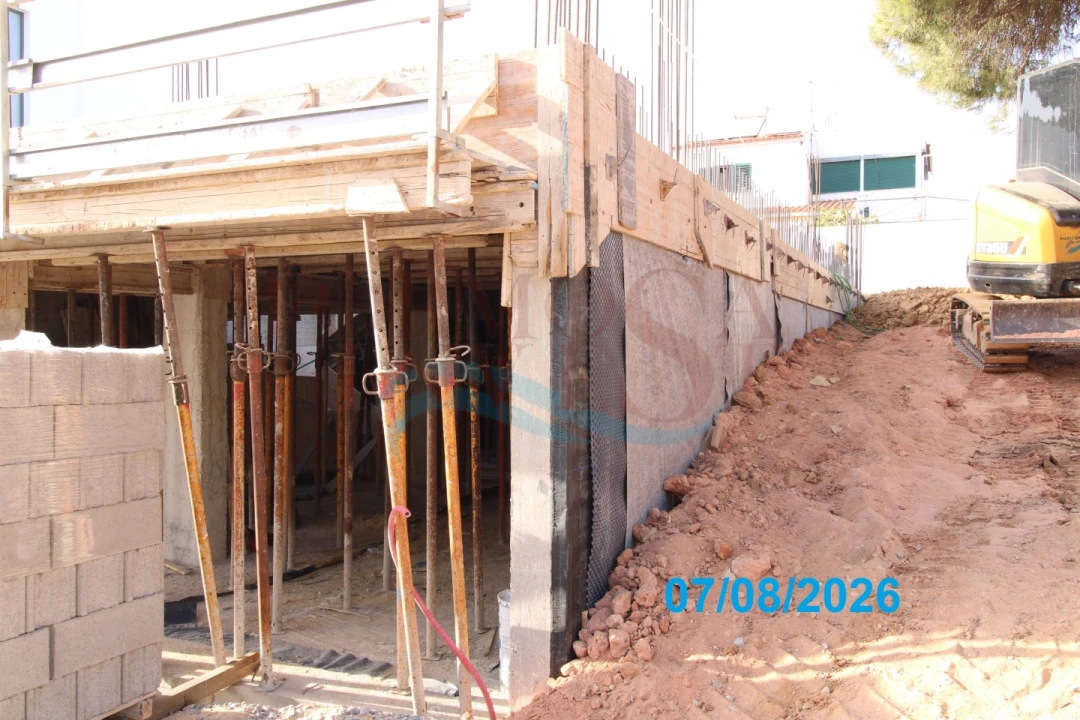 Moradia T4 para Venda em Montenegro Foto 3