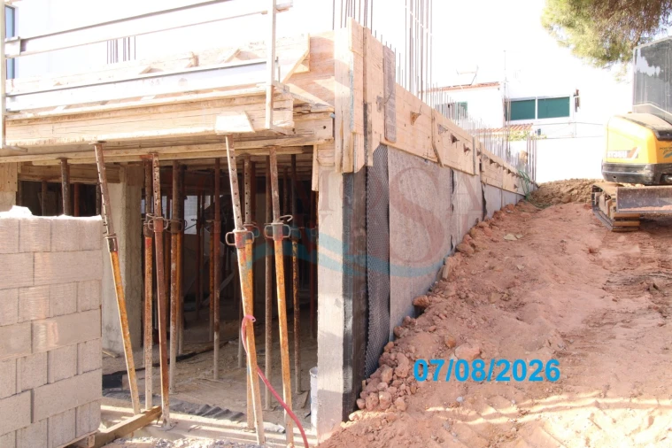 Moradia T4 para Venda em Montenegro Foto 3