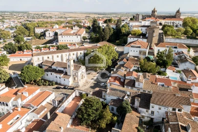 Moradia T2 para Arrendamento em Évora (São Mamede, Sé, São Pedro e Santo Antão)