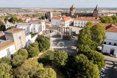 Moradia T2 para Arrendamento em Évora (São Mamede, Sé, São Pedro e Santo Antão)