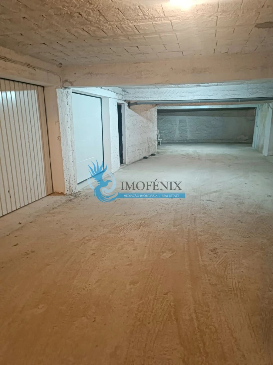 Garagem para Venda em Albufeira e Olhos de Água Foto 4