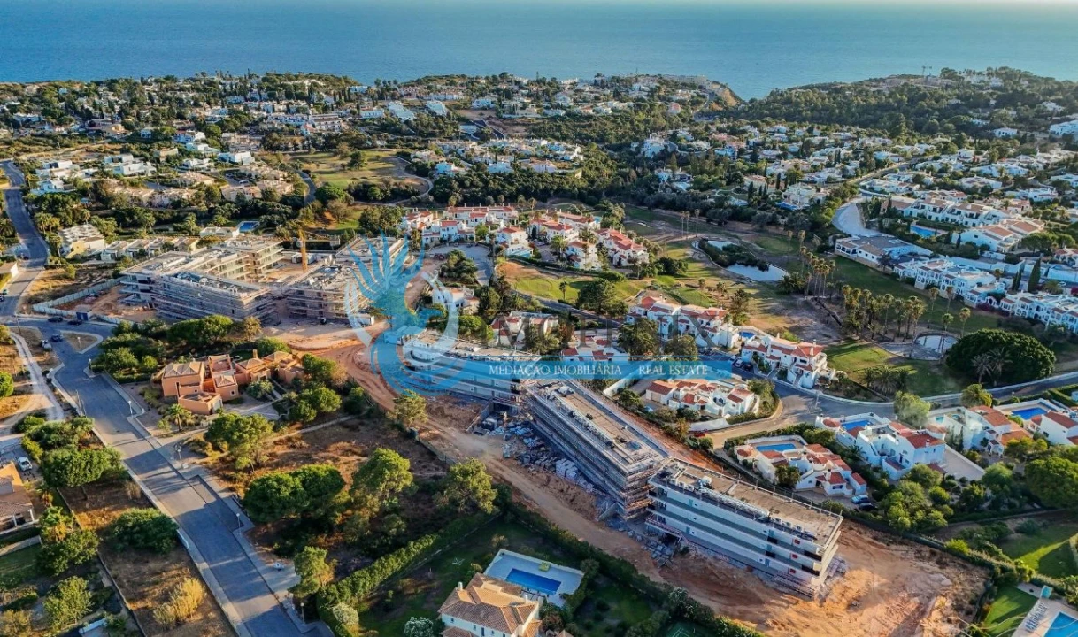 Apartamento T2 para Venda em Estômbar e Parchal Foto 2