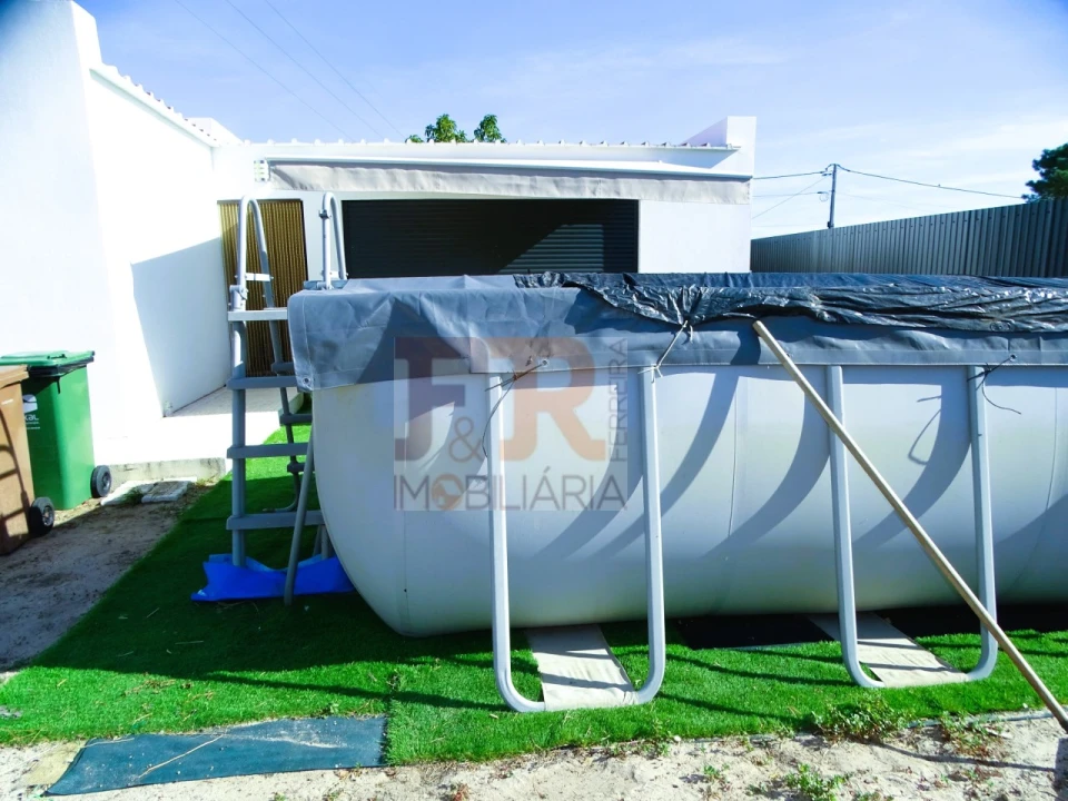 Moradia T1 para Venda em Fernao Ferro Foto 4