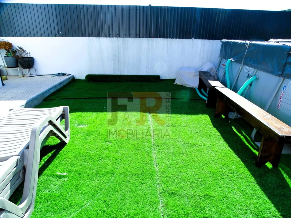 Moradia T1 para Venda em Fernao Ferro Foto 2