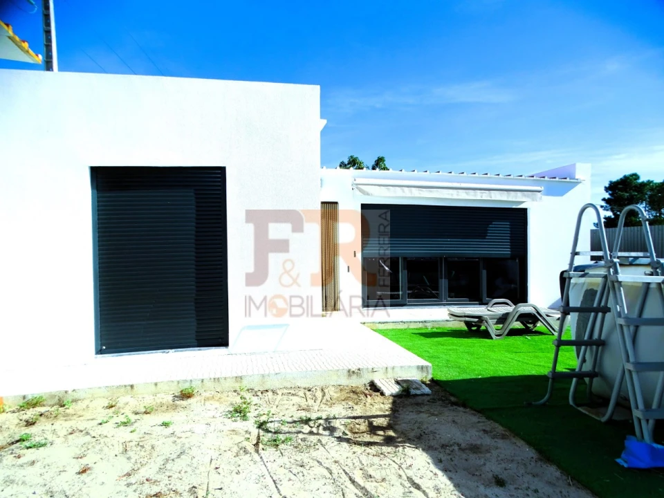 Moradia T1 para Venda em Fernao Ferro Foto 11