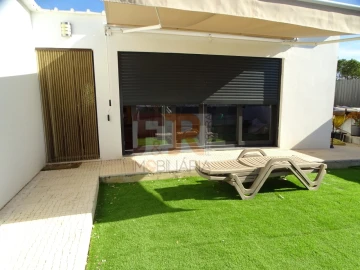 Moradia T1 para Venda em Fernao Ferro