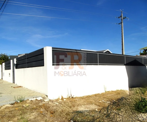 Moradia T1 para Venda em Fernao Ferro Foto 48