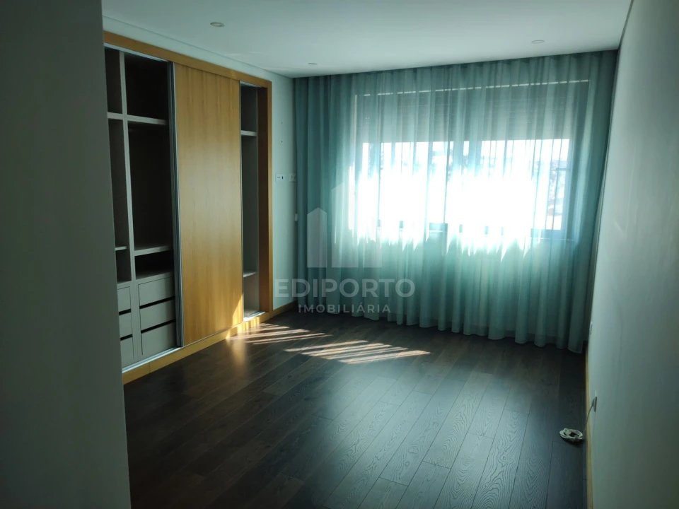 Apartamento T2 para Arrendamento em Cedofeita, Santo Ildefonso, Sé, Miragaia, São Nicolau e Vitória Foto 13