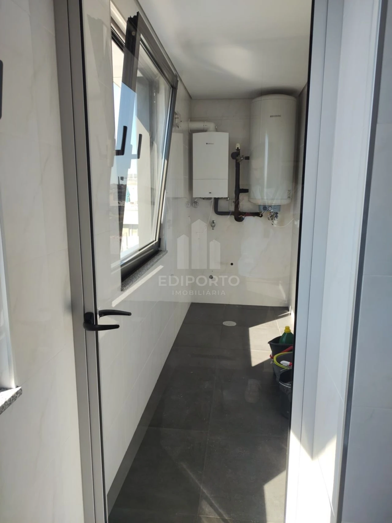 Apartamento T2 para Arrendamento em Cedofeita, Santo Ildefonso, Sé, Miragaia, São Nicolau e Vitória Foto 25
