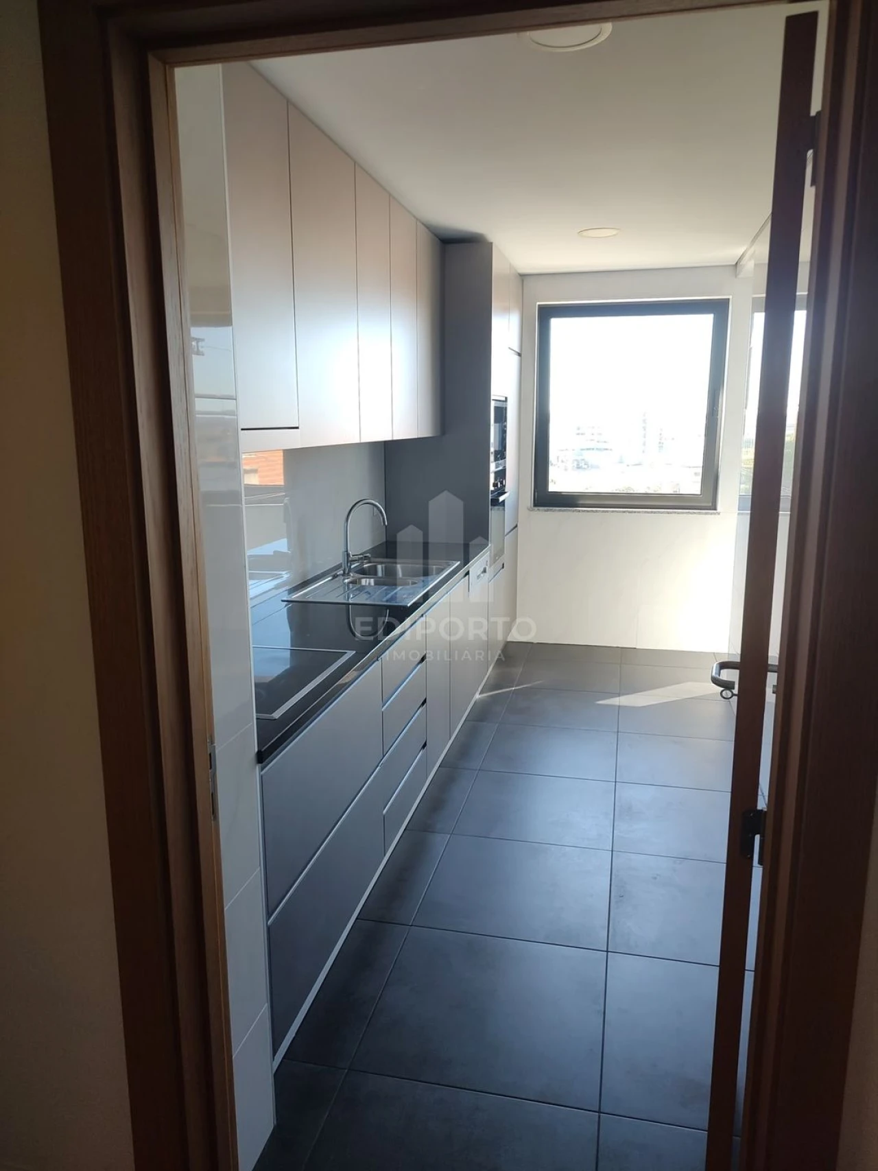 Apartamento T2 para Arrendamento em Cedofeita, Santo Ildefonso, Sé, Miragaia, São Nicolau e Vitória Foto 34