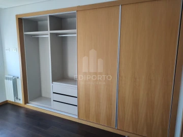 Apartamento T2 para Arrendamento em Cedofeita, Santo Ildefonso, Sé, Miragaia, São Nicolau e Vitória