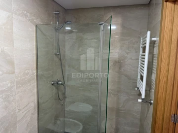 Apartamento T2 para Arrendamento em Cedofeita, Santo Ildefonso, Sé, Miragaia, São Nicolau e Vitória