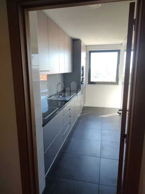 Apartamento T2 para Arrendamento em Cedofeita, Santo Ildefonso, Sé, Miragaia, São Nicolau e Vitória