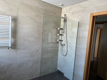 Apartamento T2 para Arrendamento em Cedofeita, Santo Ildefonso, Sé, Miragaia, São Nicolau e Vitória