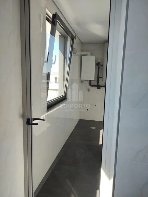 Apartamento T2 para Arrendamento em Cedofeita, Santo Ildefonso, Sé, Miragaia, São Nicolau e Vitória