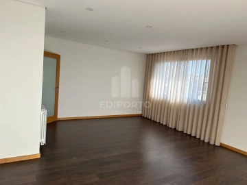 Apartamento T2 para Arrendamento em Cedofeita, Santo Ildefonso, Sé, Miragaia, São Nicolau e Vitória