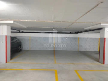 Apartamento T2 para Arrendamento em Cedofeita, Santo Ildefonso, Sé, Miragaia, São Nicolau e Vitória