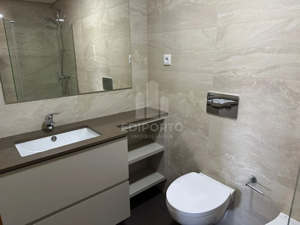 Apartamento T2 para Arrendamento em Cedofeita, Santo Ildefonso, Sé, Miragaia, São Nicolau e Vitória Foto 29
