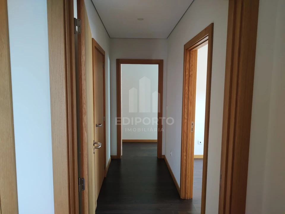 Apartamento T2 para Arrendamento em Cedofeita, Santo Ildefonso, Sé, Miragaia, São Nicolau e Vitória Foto 14