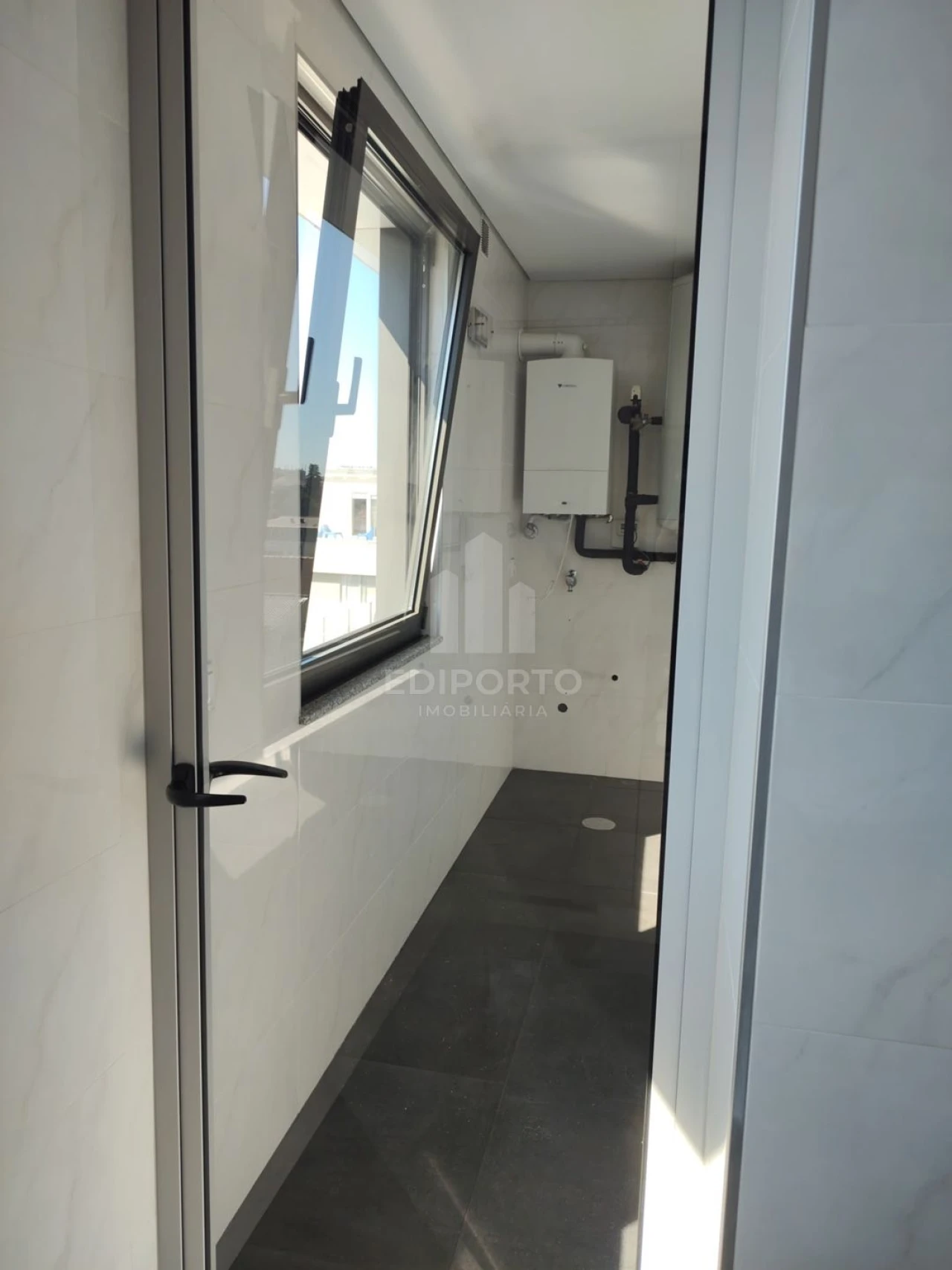 Apartamento T2 para Arrendamento em Cedofeita, Santo Ildefonso, Sé, Miragaia, São Nicolau e Vitória Foto 33