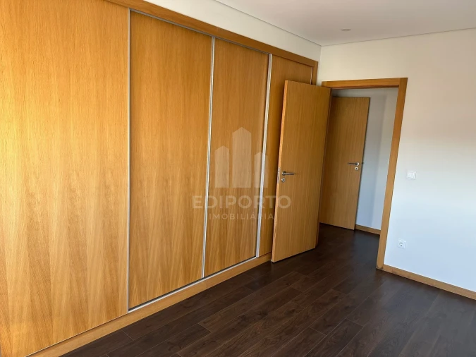 Apartamento T2 para Arrendamento em Cedofeita, Santo Ildefonso, Sé, Miragaia, São Nicolau e Vitória Foto 15