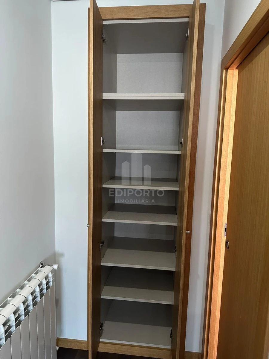 Apartamento T2 para Arrendamento em Cedofeita, Santo Ildefonso, Sé, Miragaia, São Nicolau e Vitória Foto 10