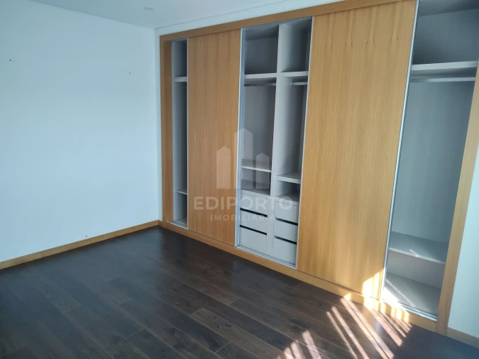 Apartamento T2 para Arrendamento em Cedofeita, Santo Ildefonso, Sé, Miragaia, São Nicolau e Vitória Foto 16