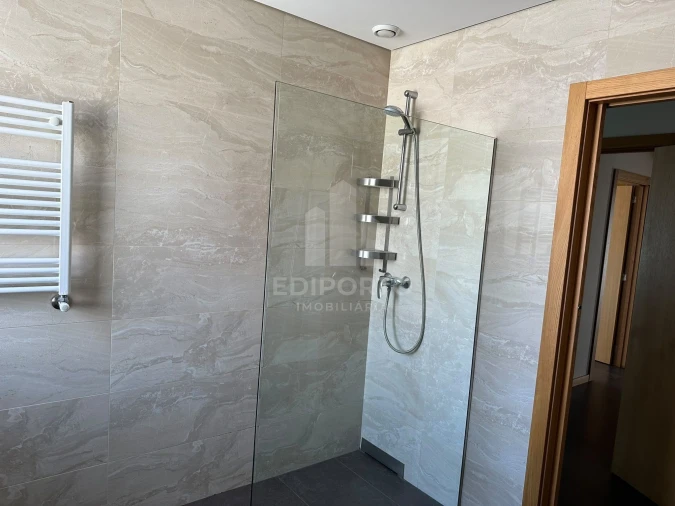 Apartamento T2 para Arrendamento em Cedofeita, Santo Ildefonso, Sé, Miragaia, São Nicolau e Vitória Foto 23