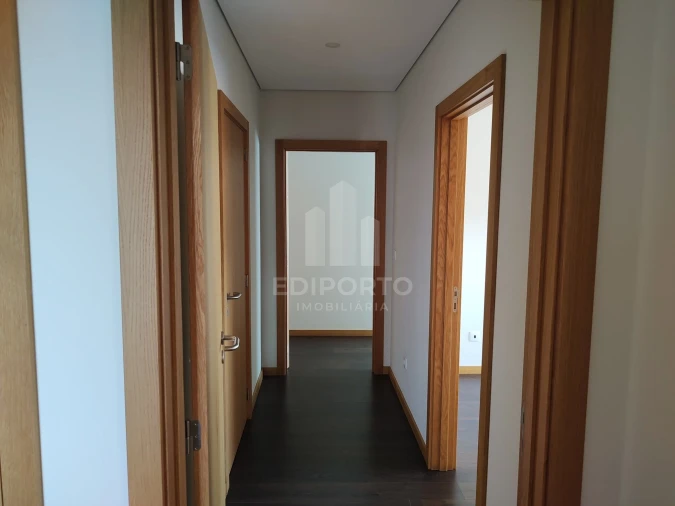 Apartamento T2 para Arrendamento em Cedofeita, Santo Ildefonso, Sé, Miragaia, São Nicolau e Vitória Foto 14