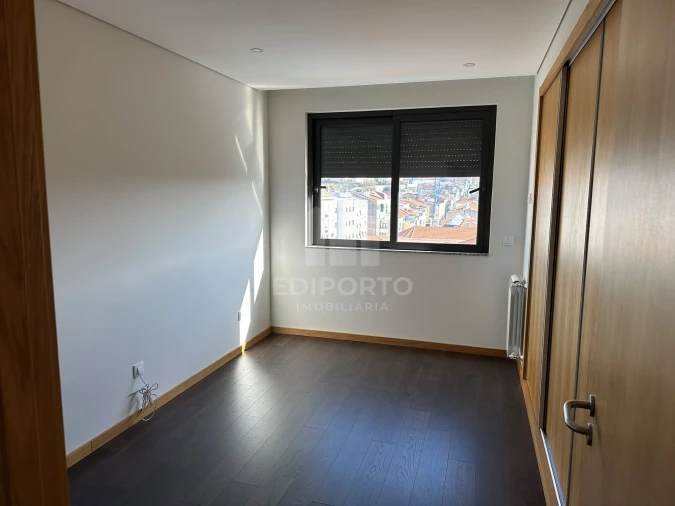 Apartamento T2 para Arrendamento em Cedofeita, Santo Ildefonso, Sé, Miragaia, São Nicolau e Vitória Foto 20