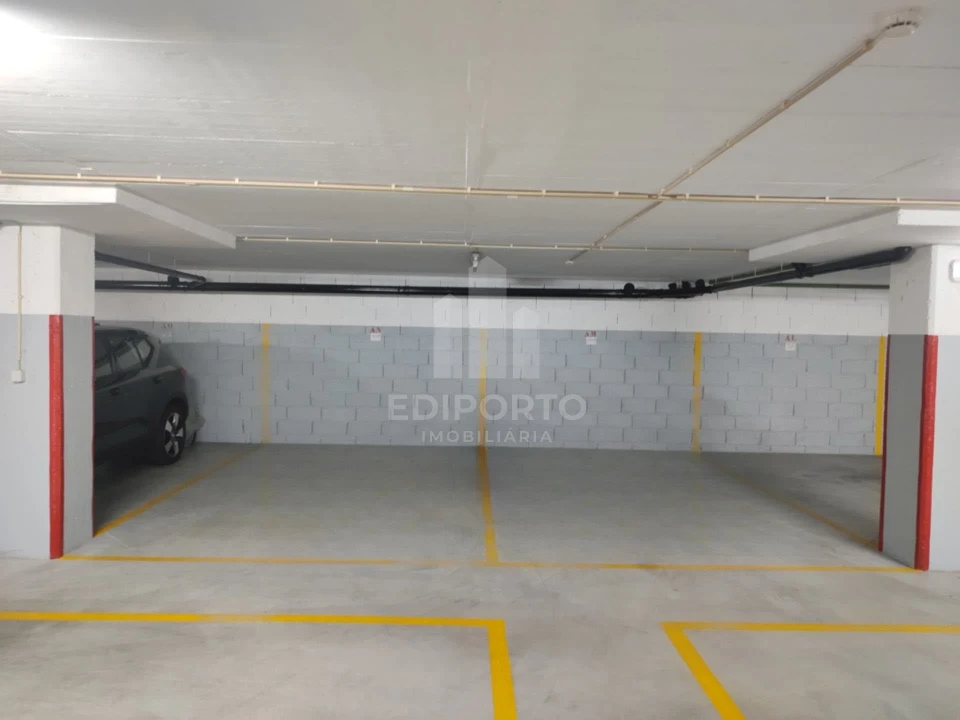 Apartamento T2 para Arrendamento em Cedofeita, Santo Ildefonso, Sé, Miragaia, São Nicolau e Vitória Foto 35