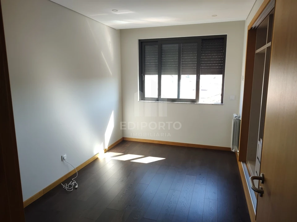 Apartamento T2 para Arrendamento em Cedofeita, Santo Ildefonso, Sé, Miragaia, São Nicolau e Vitória Foto 19