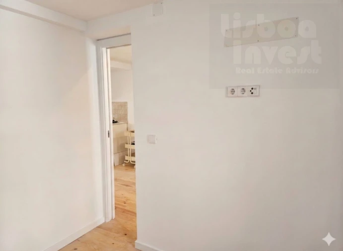 Apartamento T1 para Venda em Santa Maria Maior Foto 3