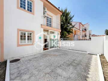 Moradia T3 para Venda em Azeitão (São Lourenço e São Simão)
