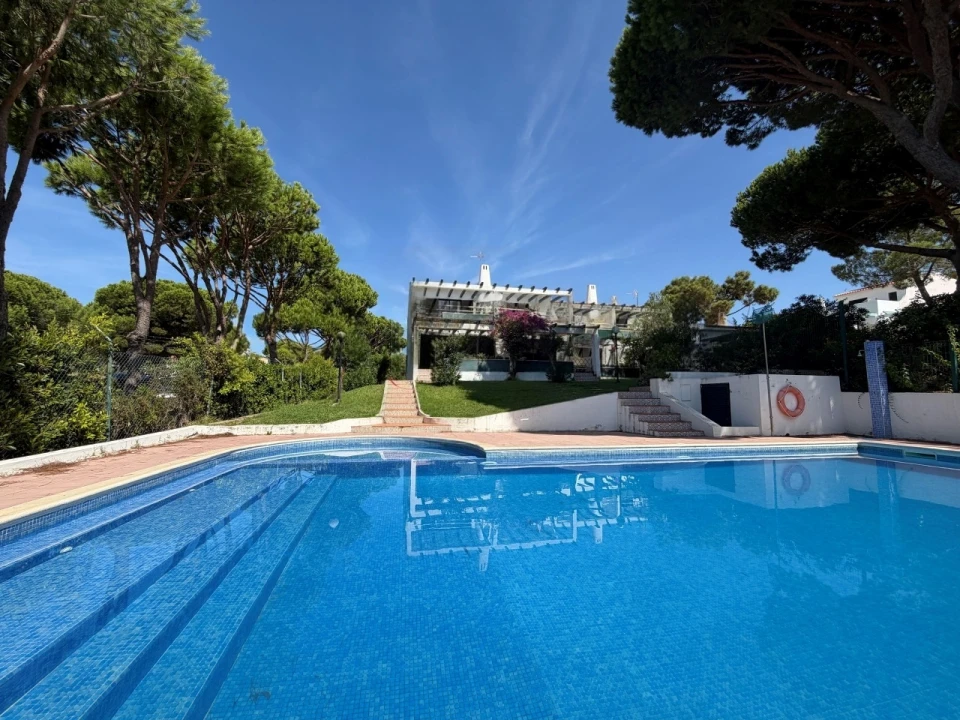 Moradia T3 para Venda em Albufeira e Olhos de Água Foto 1